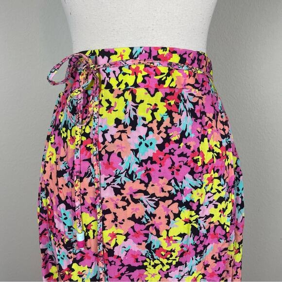 Maaji Pink Multi Floral Wrap Skirt Swim Cover Medium - Picture 3 of 7